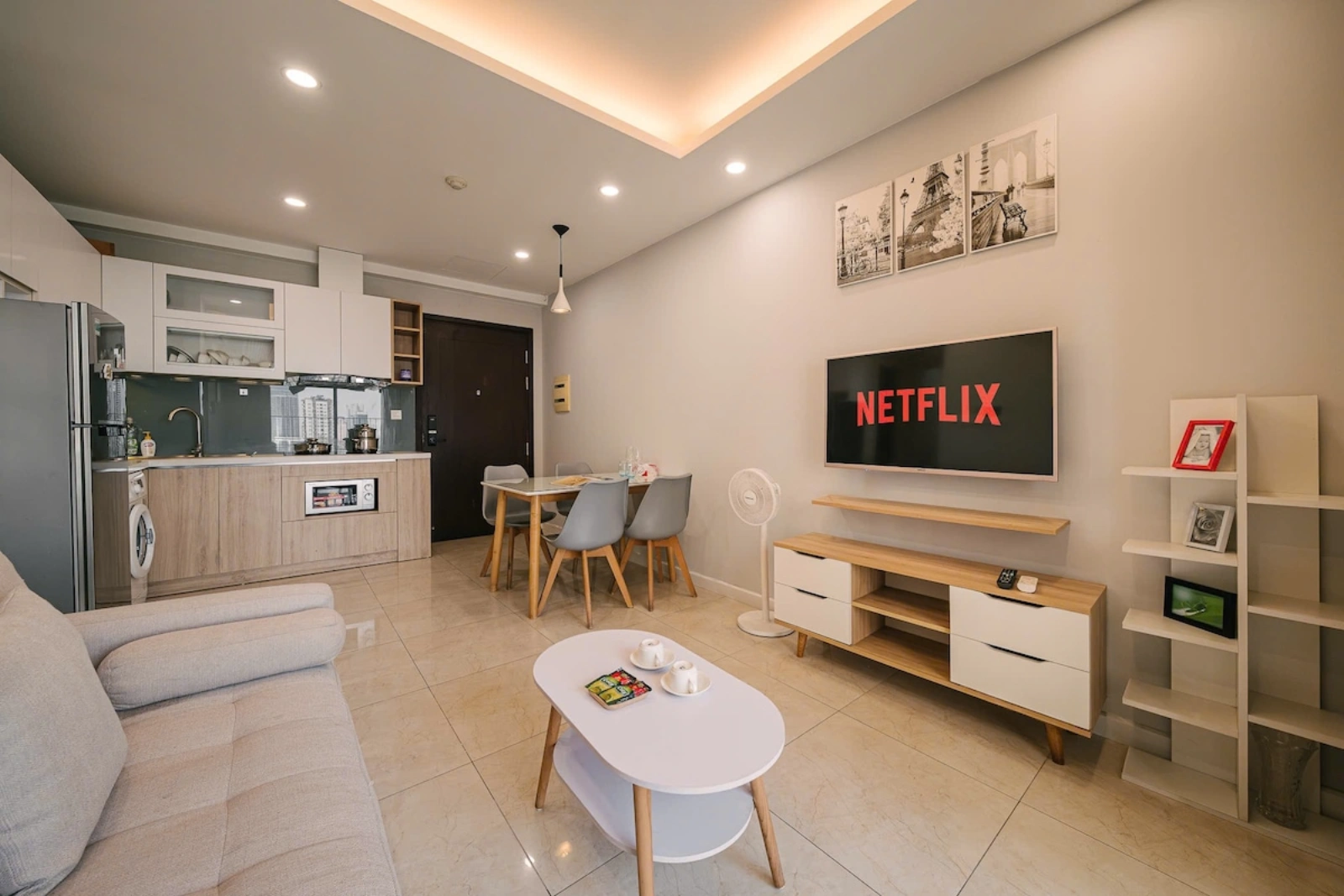 C2Vinhomes D'Capitale -2 phòng ngủ-Căn hộ nhìn ra hoàng hôn