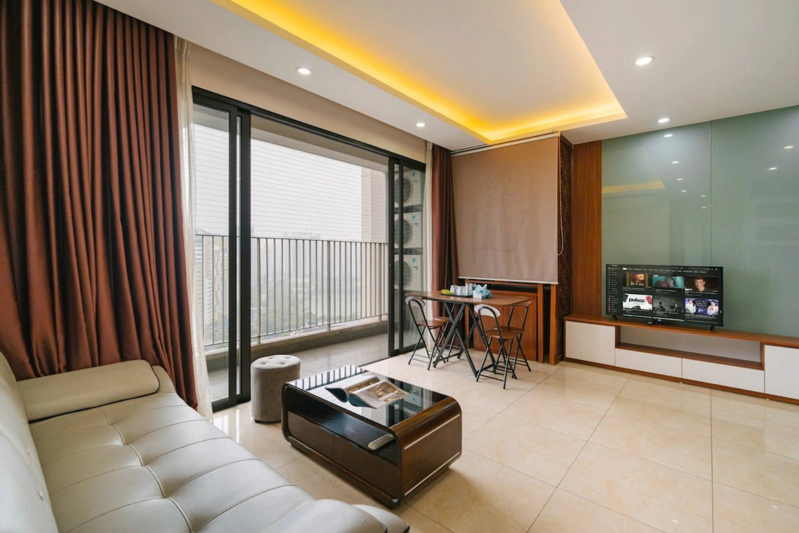 Căn hộ 3 phòng ngủ C7-1809 có tầm nhìn ra hồ Vincom D'Capitale by Linh