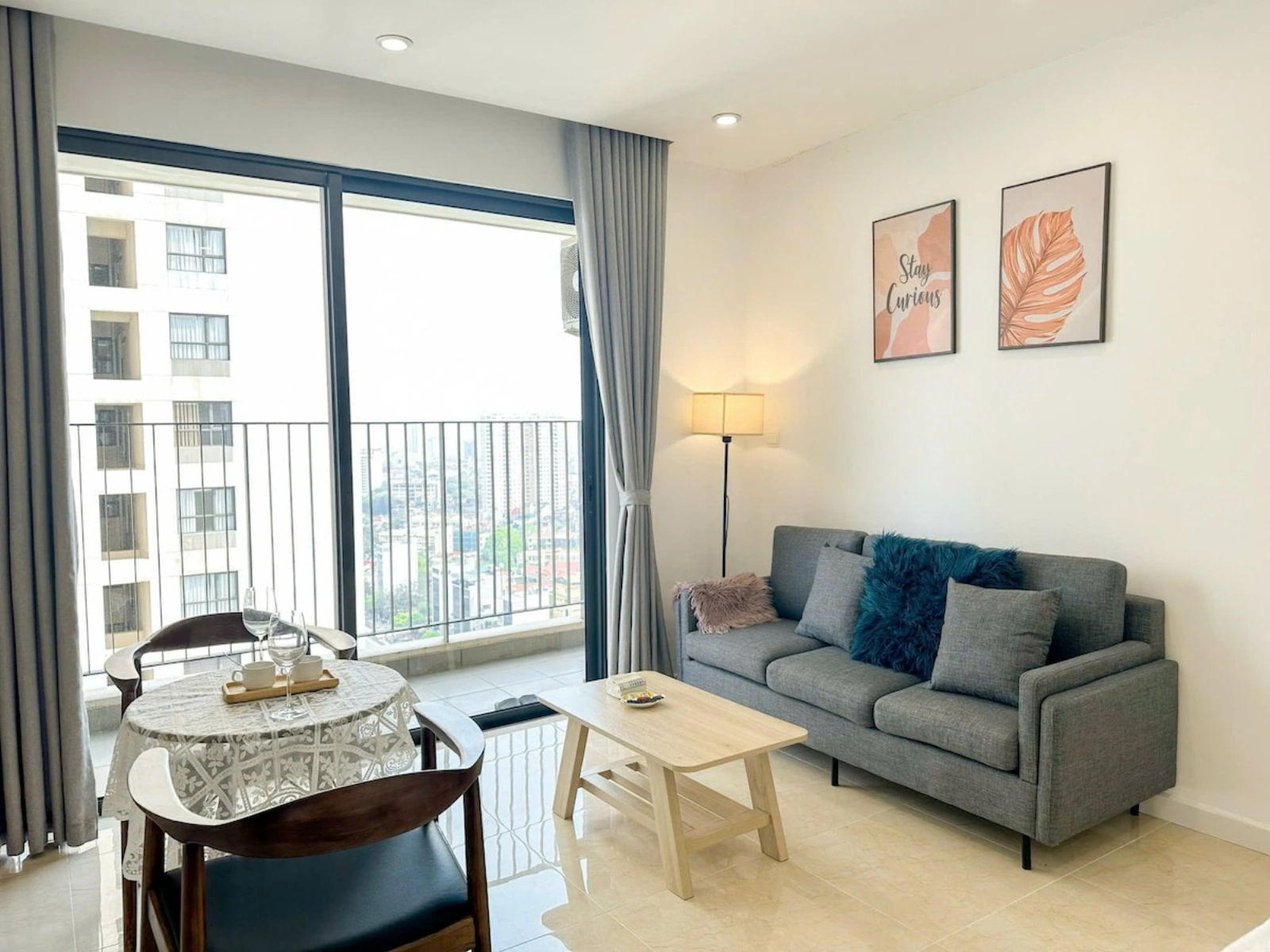 Căn hộ Studio/Vinhomes D'Capitale/Hướng nhìn ra CityLake/C2-C5