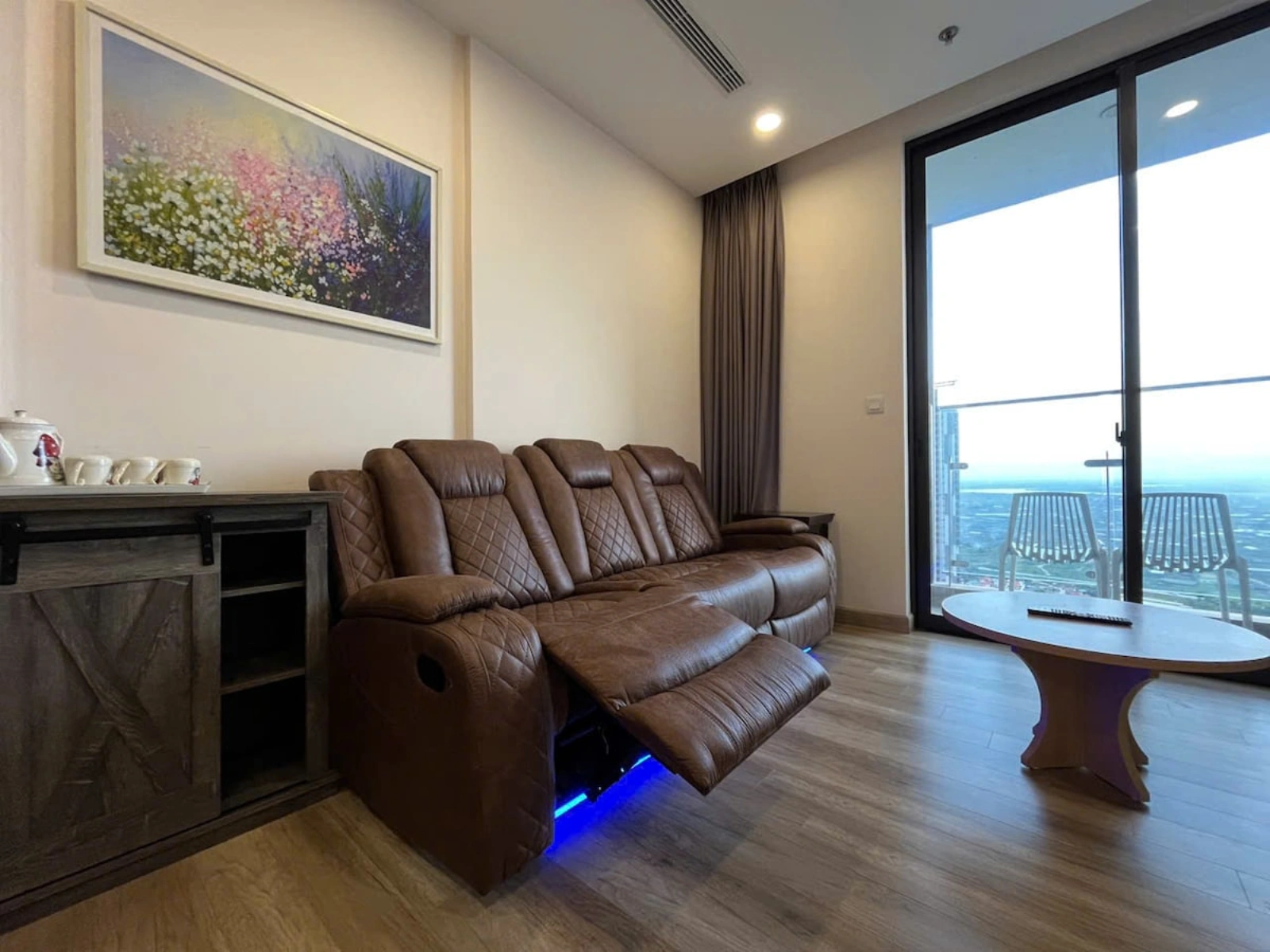 Chốn nghỉ ngơi thanh lịch 2 phòng ngủ Van Home_Nhìn ra sông tuyệt đẹp