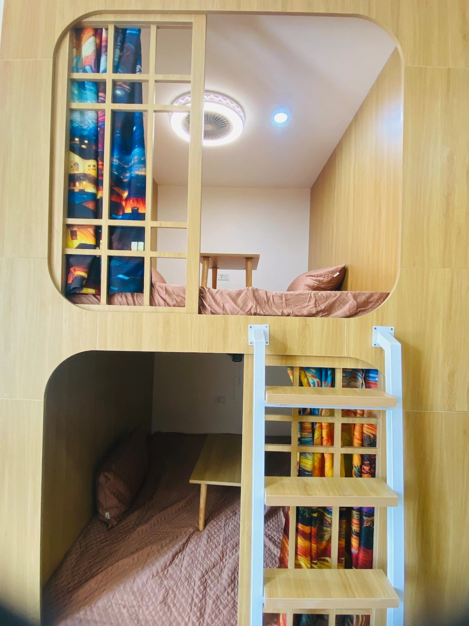 Dorm có rèm, riêng tư sạch sẽ
