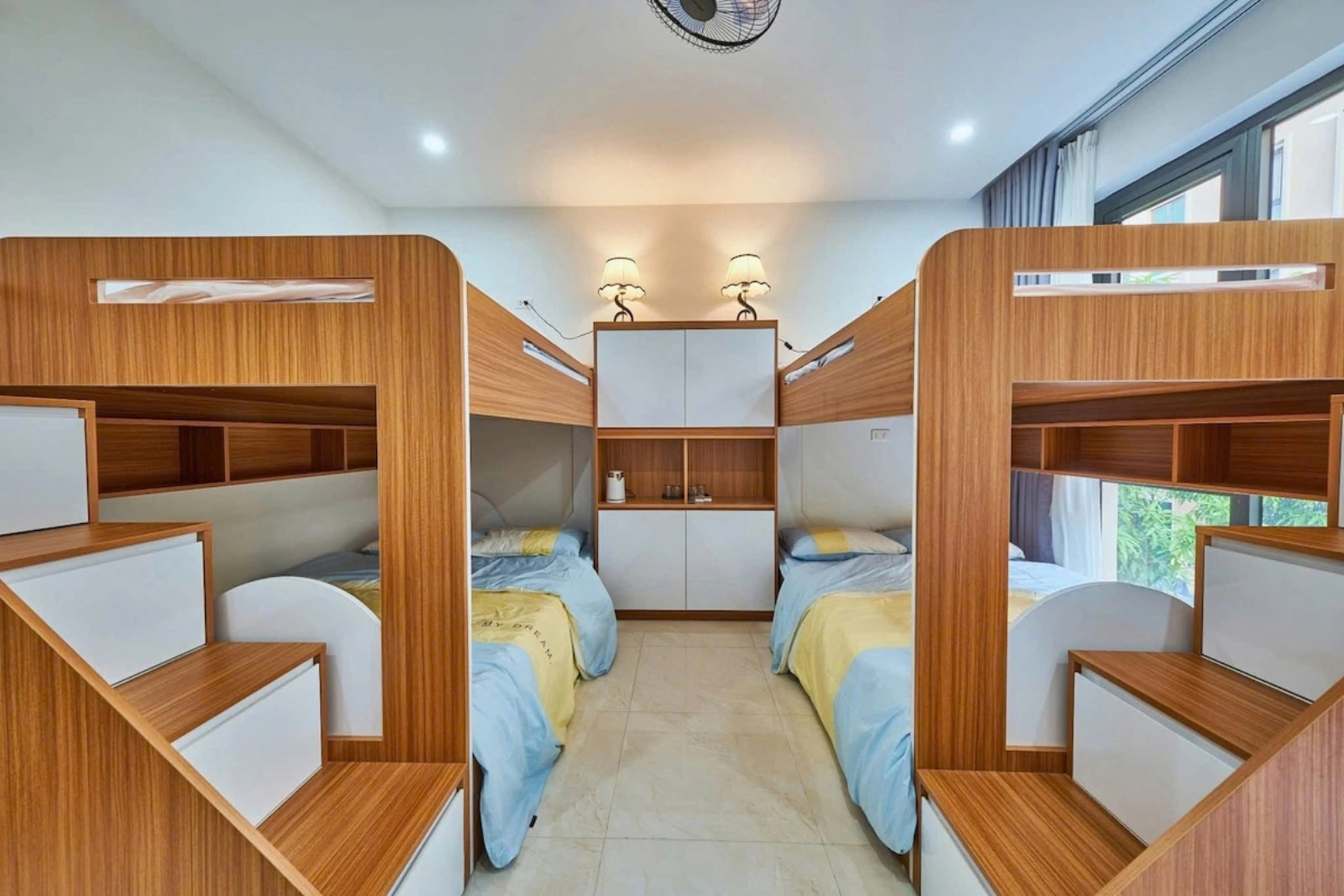 Moonhome- ở ngay trung tâm Vin 2 & 3