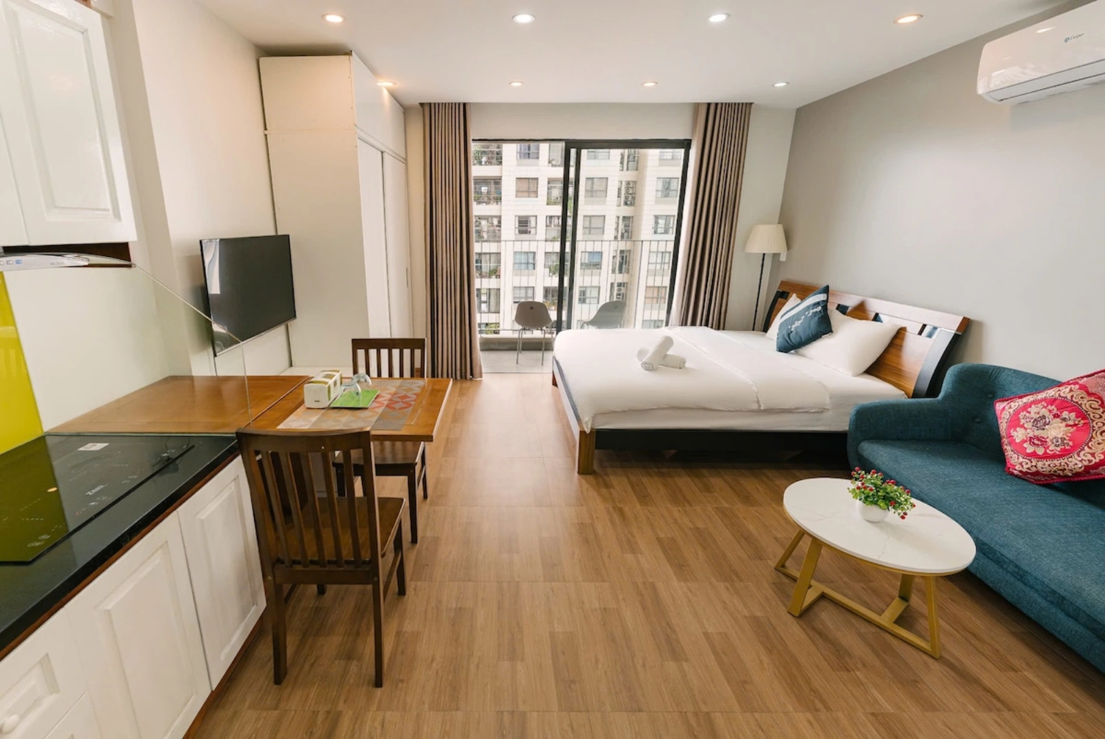 Studio C2-0917 tầm nhìn đẹp Vincom DCapitale by Linh