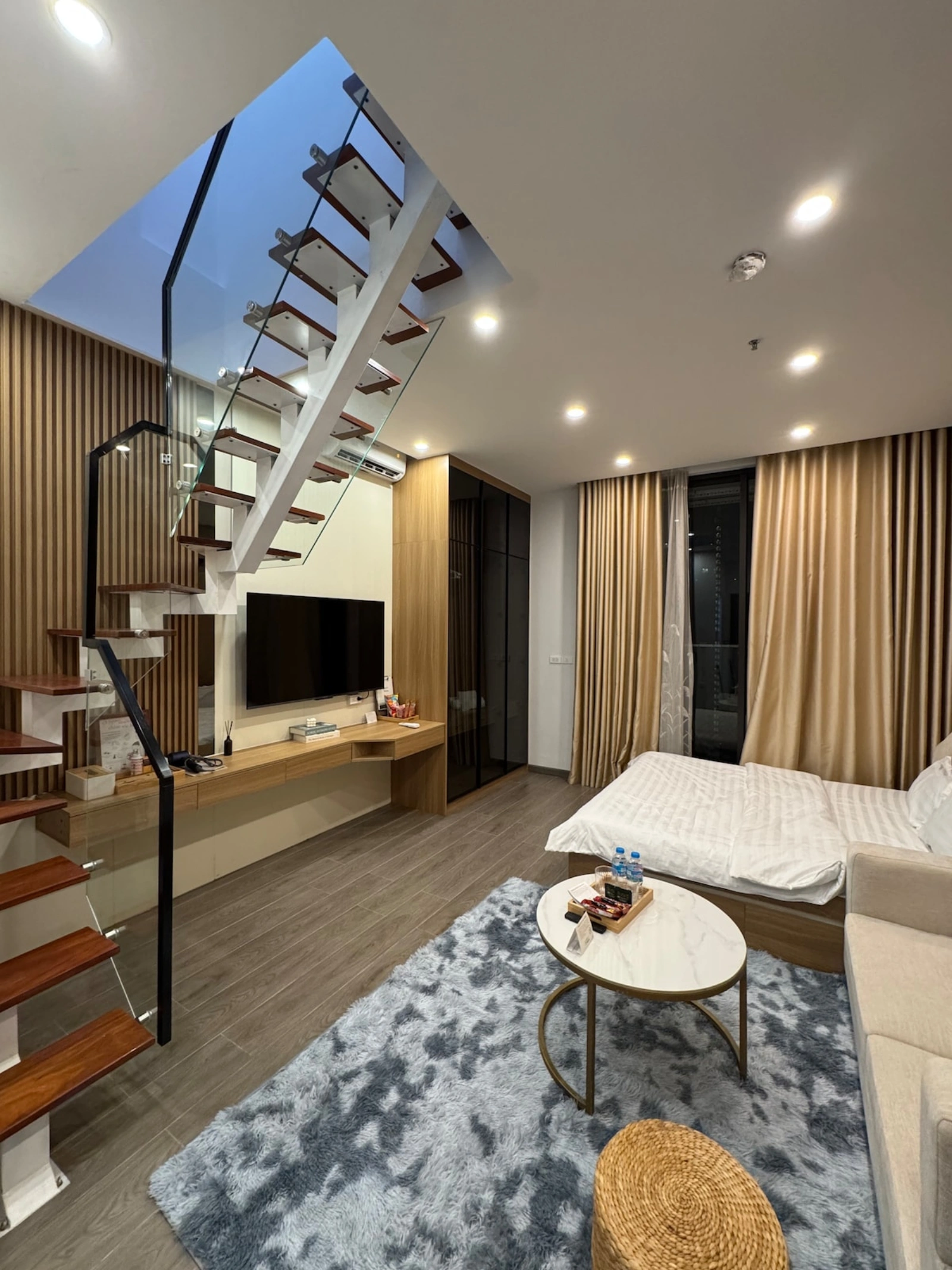 The Sol Duplex của Ở Space