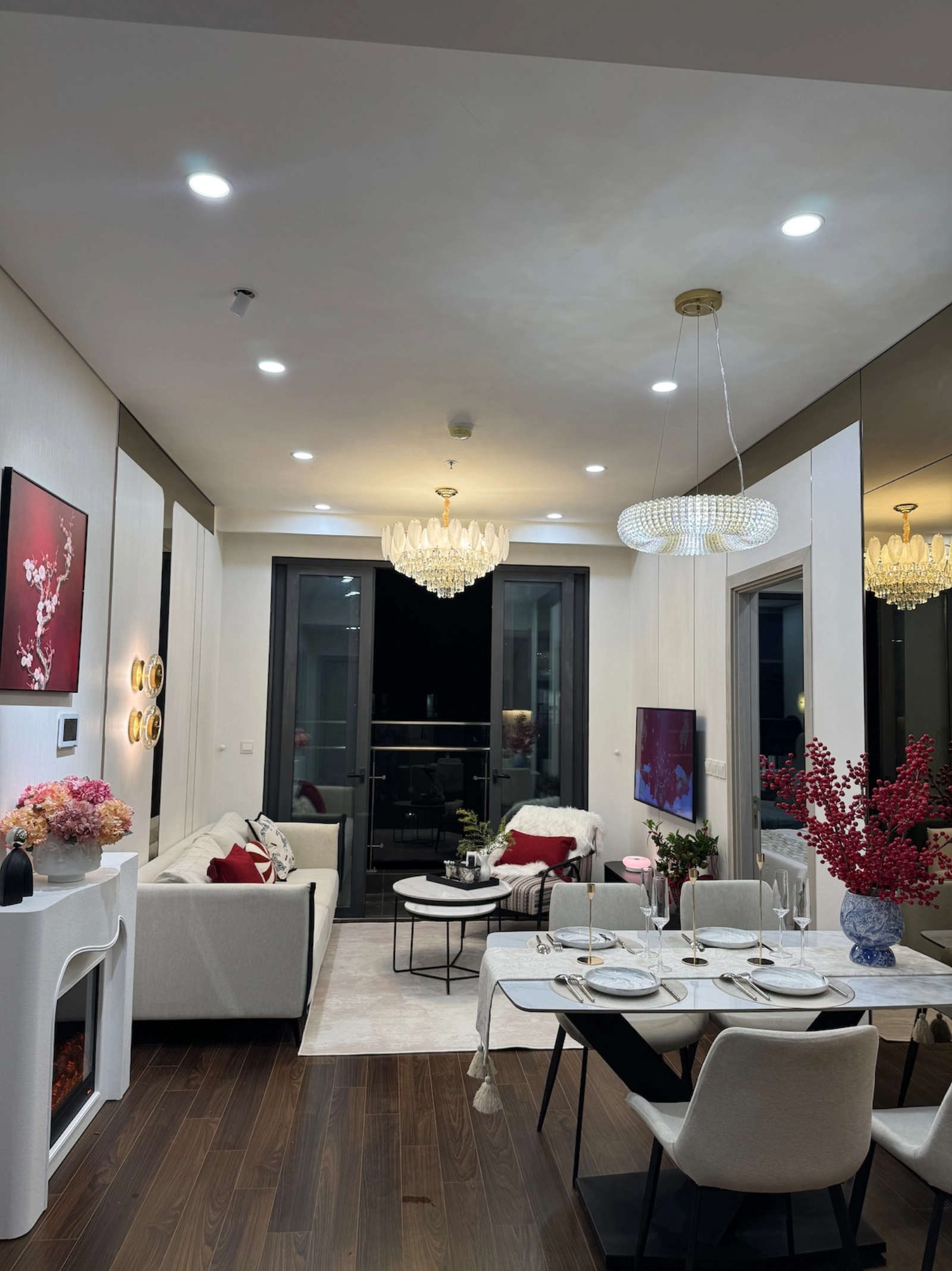 Vinhomes SmartCity, 2BR, tầng cao, mới, sang trọng